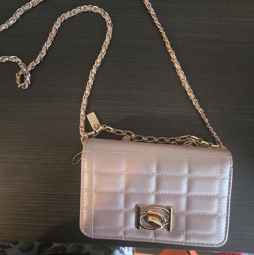 Bebe Jacari Crossbody Bag Iridescent Mauve Quilted Gold Chain⁸look - Picture 2 of 7